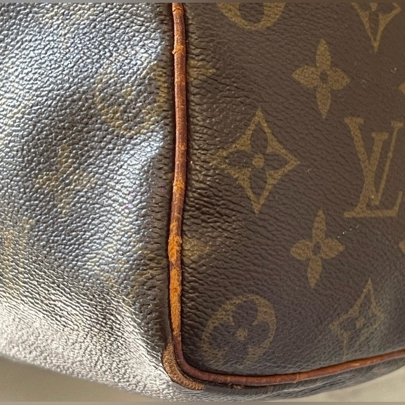 LOUIS VUITTON Monogram Speedy 40 Handbag, Authentic, Vintage, EUC. - Picture 8 of 16